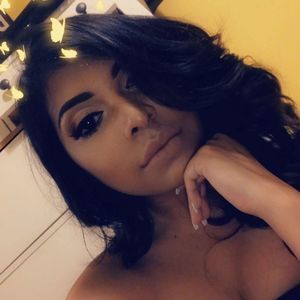 Meet your Posher, Desiree